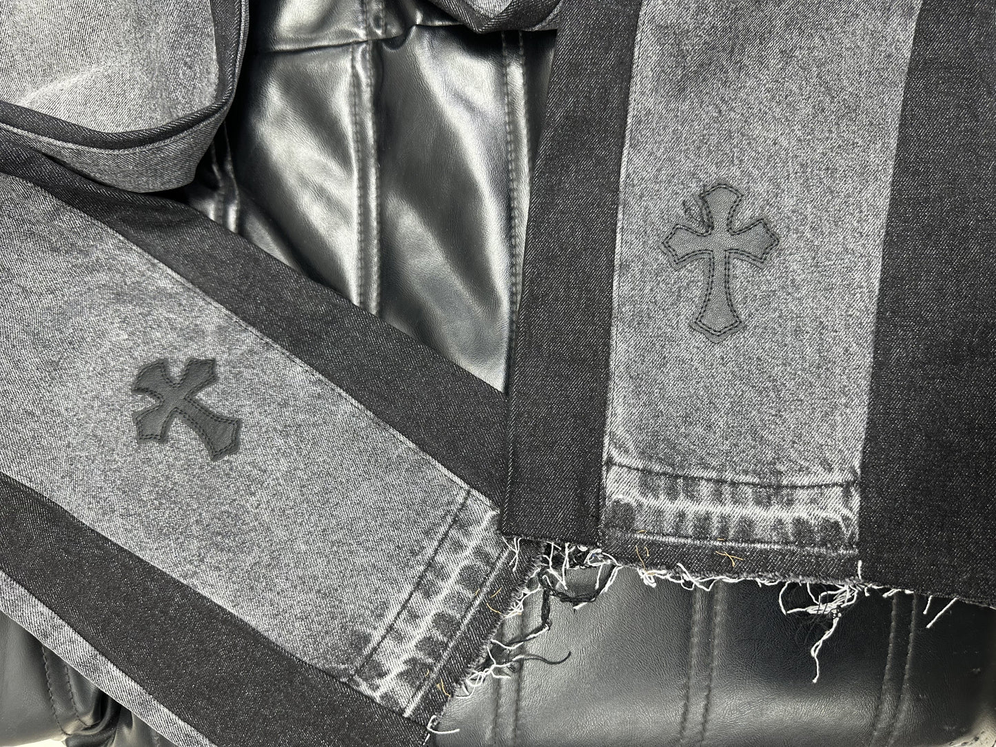Chrome Hearts 2025 New Pants 8102