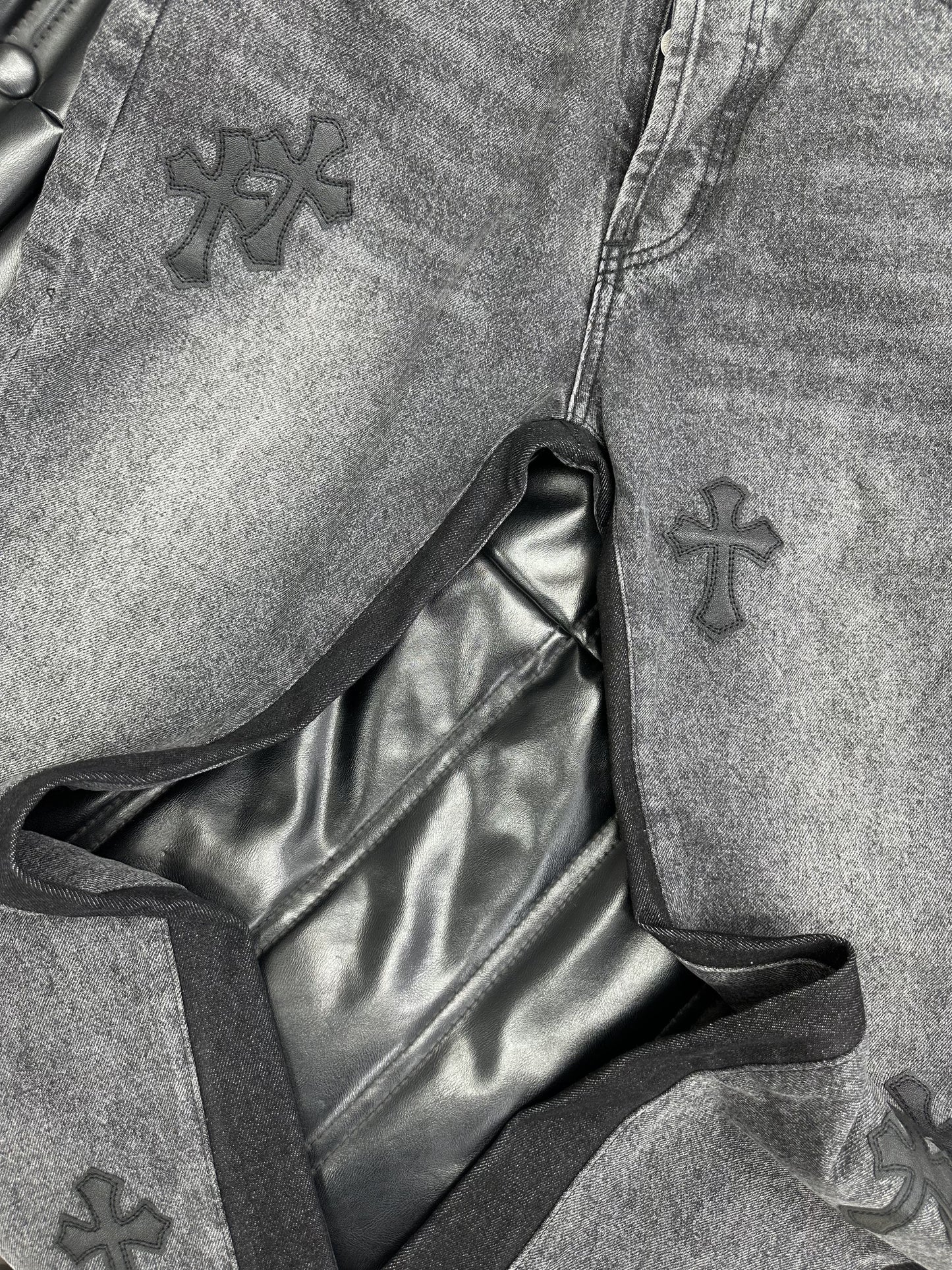 Chrome Hearts 2025 New Pants 8102